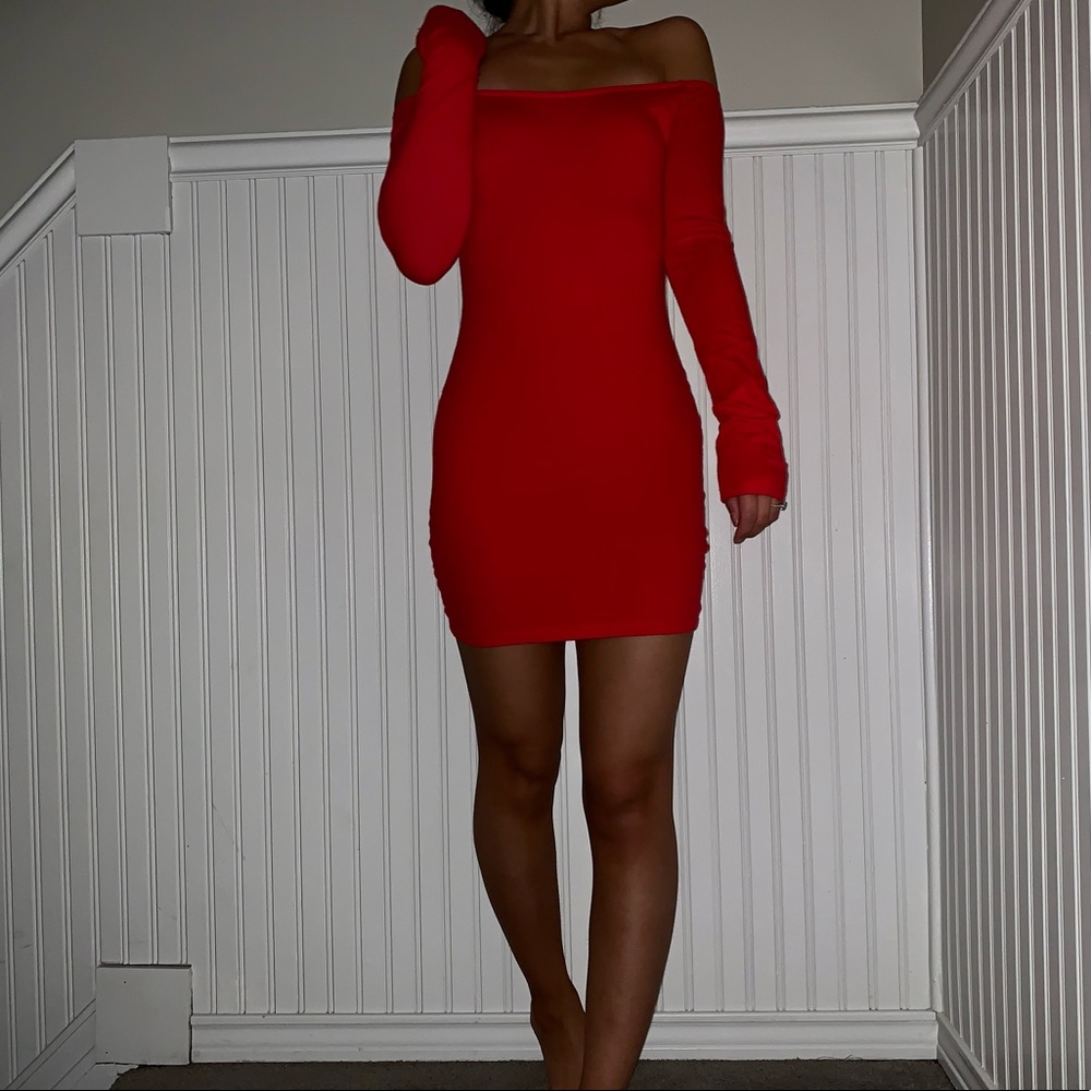 Red Long sleeve bodycon off the shoulder dress